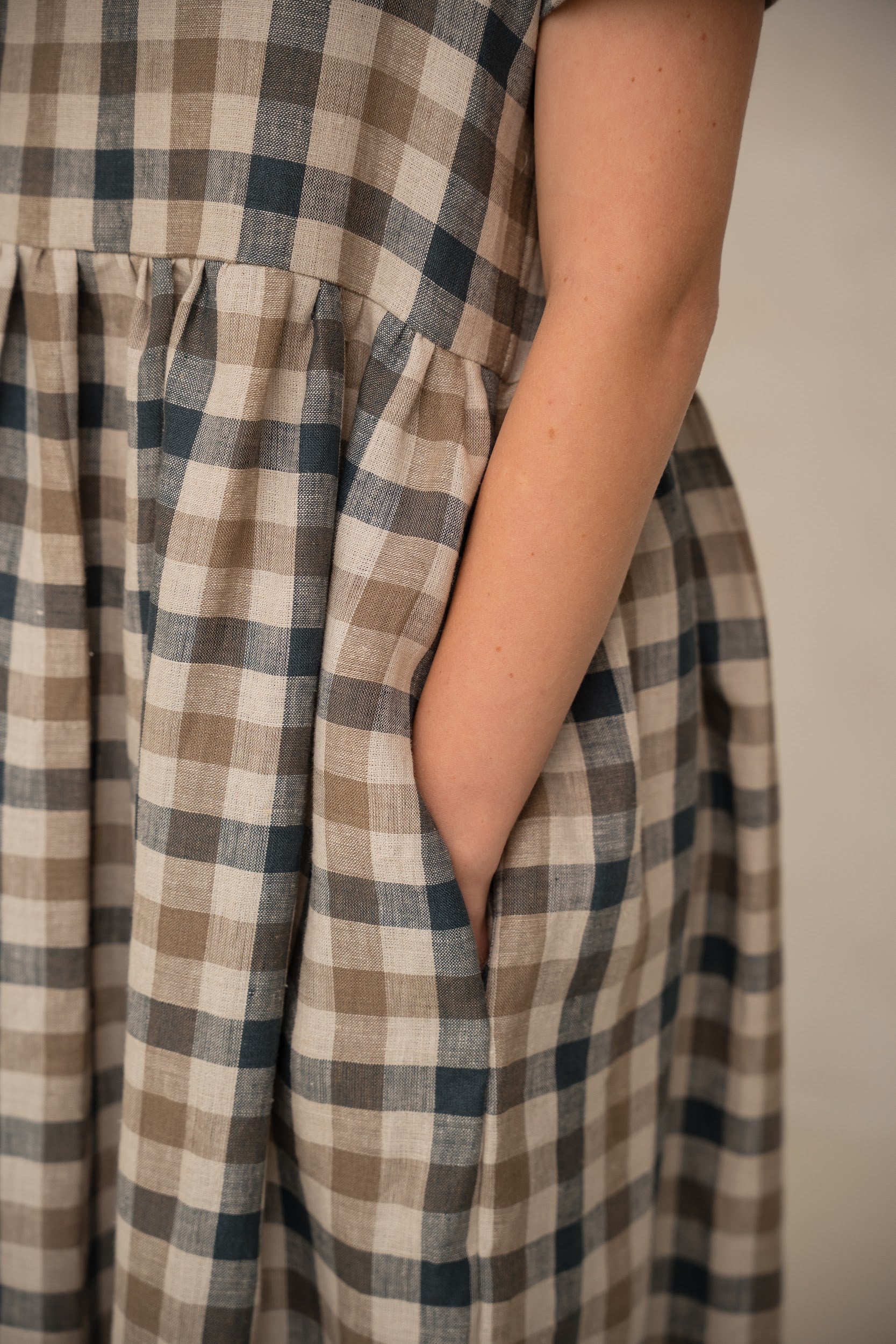 Linen dress Reina with pockets - Lina kleita Reina ar kabatām