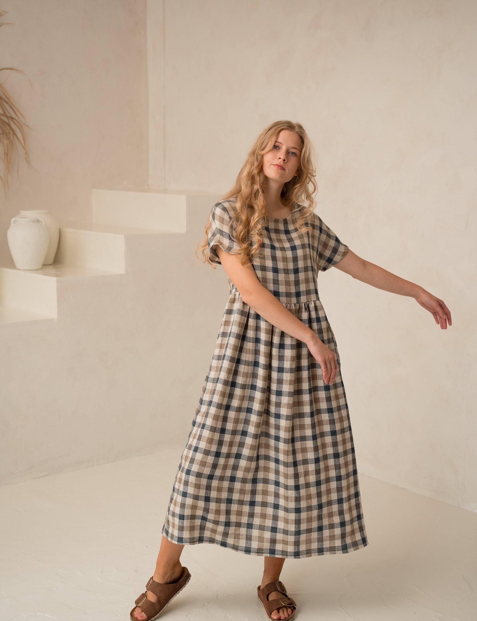 Lina kleita Reina ar kabtām - Oversized linen dress Reina with pockets